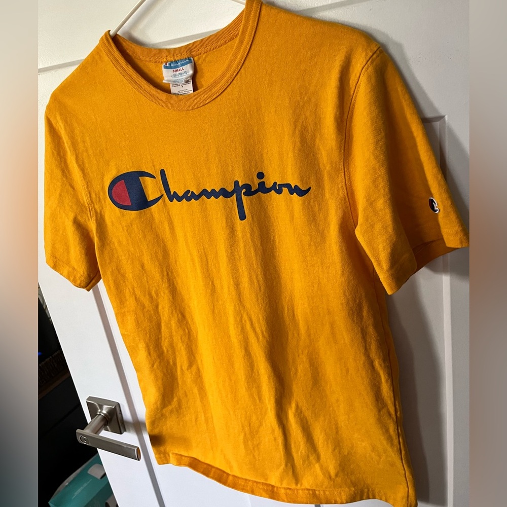 Champion Men’s Small Yellow Teeshirt